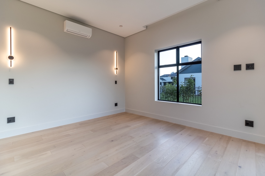 4 Bedroom Property for Sale in Pearl Valley at Val de Vie Western Cape